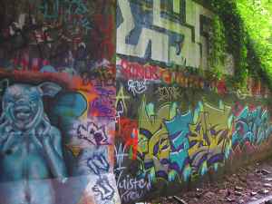 sense-tunnels-grafitti