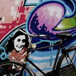 anne-frank-bicycle-mural-thumbnail